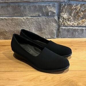 Ecco Black Sole Shoes